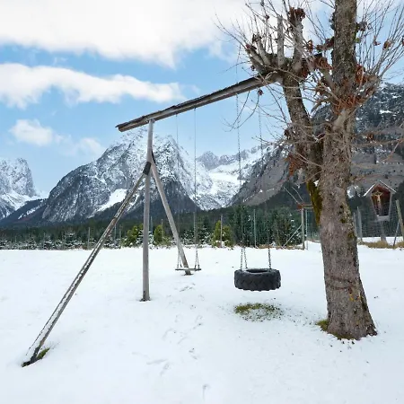 Superb In Tyrol With Meadow Around Appartement