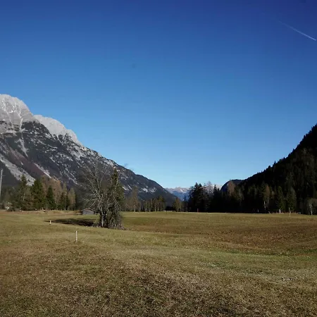Appartement Superb In Tyrol With Meadow Around
