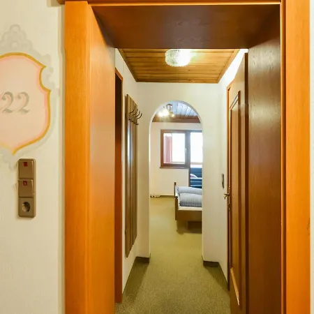 Superb In Tyrol With Meadow Around Appartement