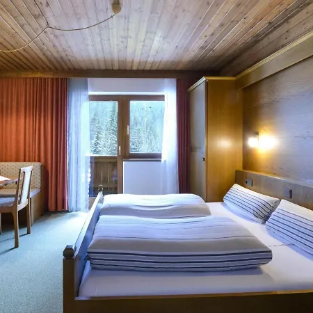 Appartement Superb In Tyrol With Meadow Around Leutasch