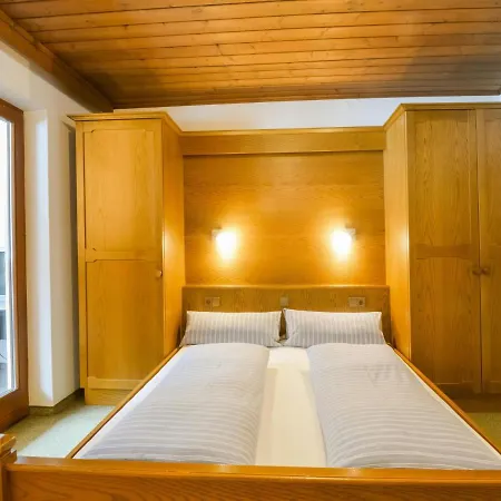Superb In Tyrol With Meadow Around Appartement
